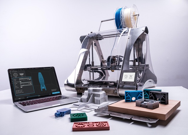 Image of a 3d printer pc and objects